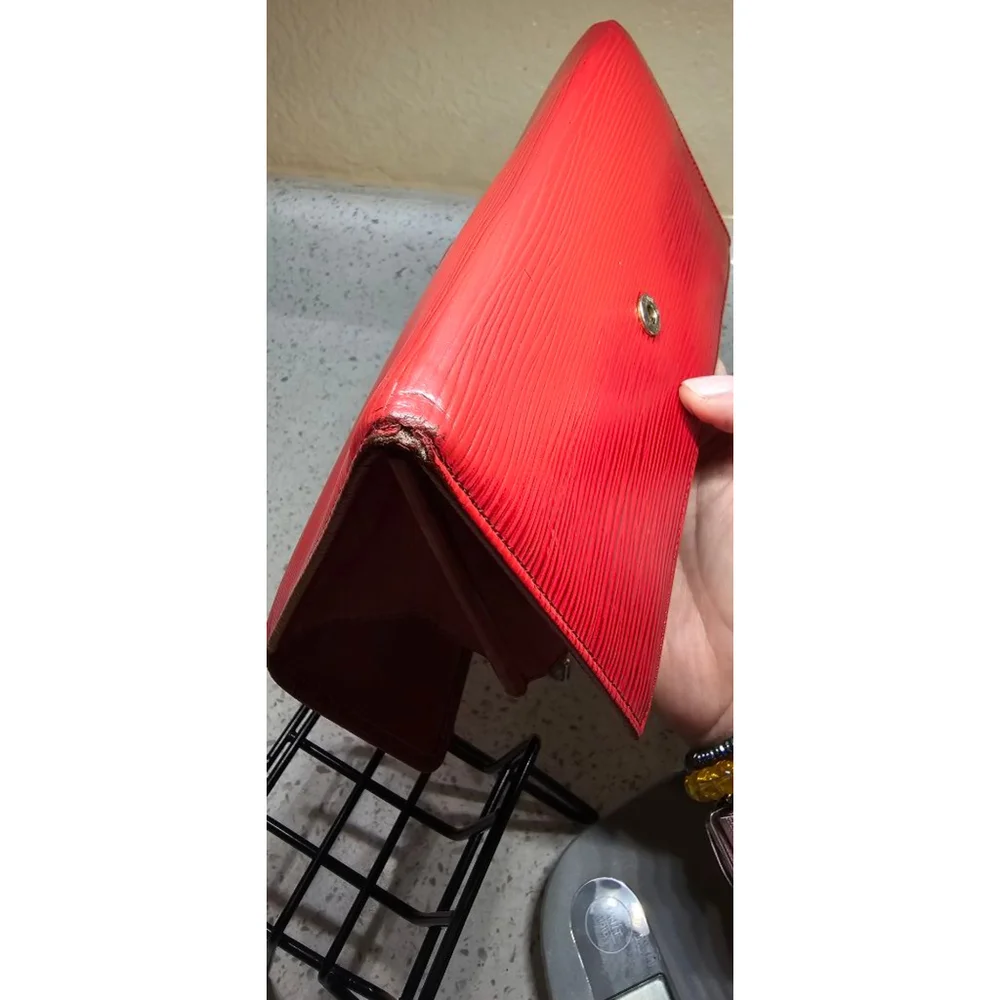 Louis Vuitton Epi Leather Porte-Trésor International Wallet – Toledo Red